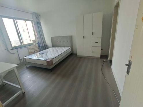 合租·国际名都 4居室 南卧