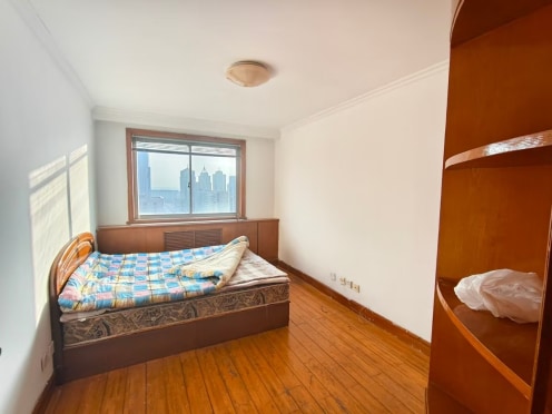 合租·政法公寓一期 3居室 南卧