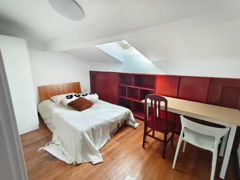 合租·华丽广场 5居室 南卧