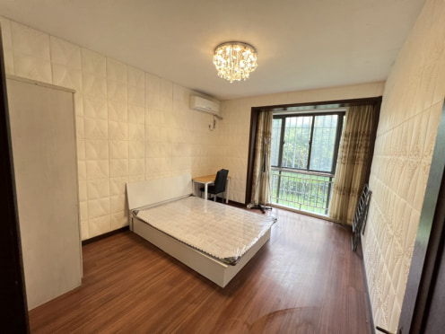 合租·荣发又一居 5居室 南卧