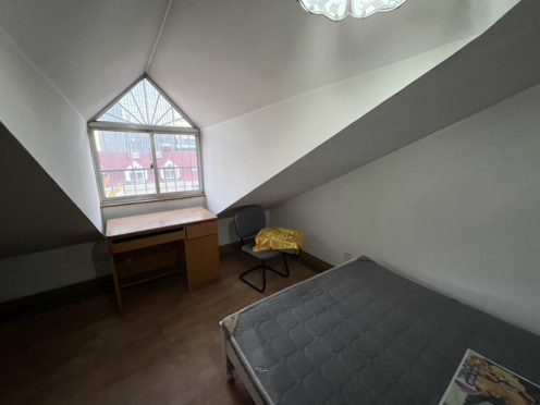 合租·裕龙科技公寓 5居室 南卧