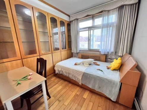 合租·裕龙科技公寓 5居室 南卧