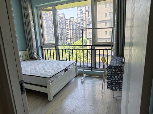 合租·铂金名筑 5居室 西卧