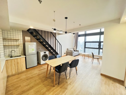 独栋·建信佳遇 集智广场店 荟聚中心行政景观房公寓直租，可短租月付包物业宽带 有车位 1室2厅