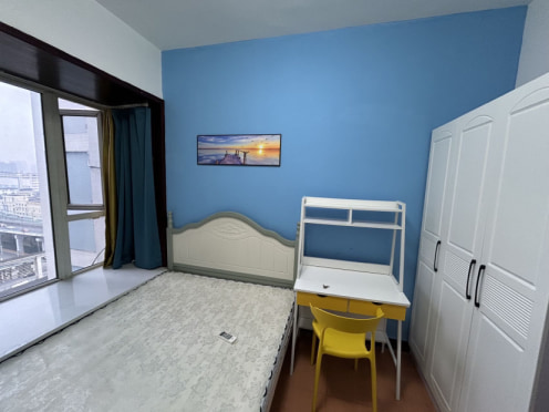 合租·蓝光富丽城 4居室 南卧