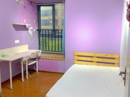 合租·皇冠国际 5居室 南卧