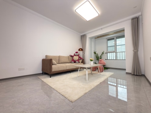 独栋·租建投安居公寓 赞城五期店 科技大学周边近公交地铁年租可月付，明亮女神房、独享安全生活--24 3室2厅