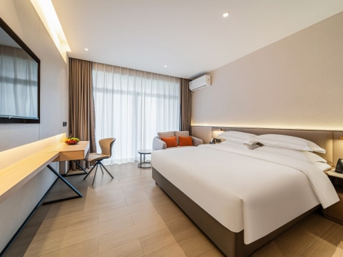 独栋·铂顿元世纪 翠亨新区店 【景观露台大单间】马鞍岛翠亨新区 /180度观景阳台/近翠湖公园深中通道/短租送早餐+车位 1室1厅