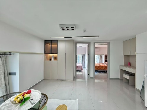 独栋·超寓 奥园城市天地店 奥园小区（长隆G口附近），平层电梯两房，有智能马桶，家电完备，拎包就能住 2室1厅