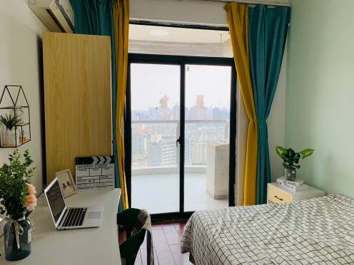 合租·洪城·比华利 5居室 南卧