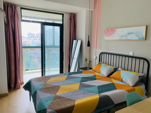 合租·洪城·比华利 5居室 南卧