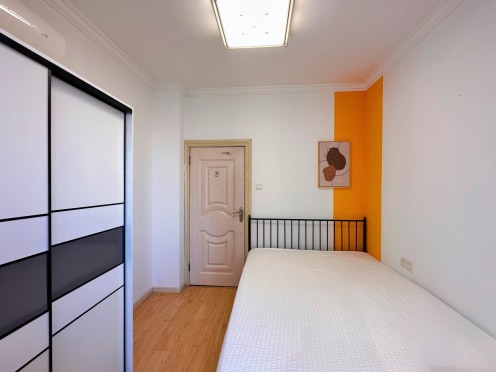 合租·世纪中央城一期 5居室 北卧