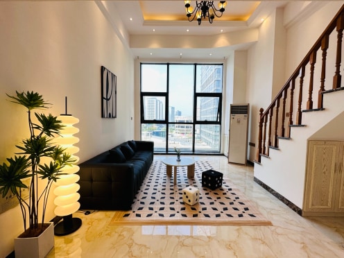 独栋·拾居公寓 名门世家店 联泰7号，法式Loft公寓 1室1厅