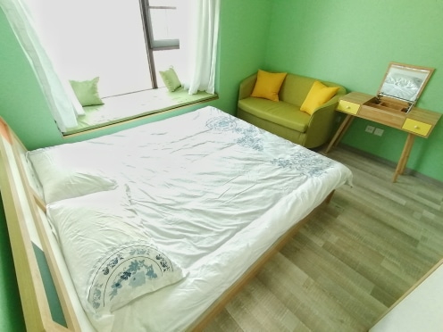 合租·人居盛和林语南区 5居室 东卧