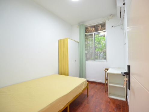 独栋·果果青年公寓 华西新村十四宿舍店 无中介费  川大望江校内  精装套三  离文理图书馆近 3室1厅