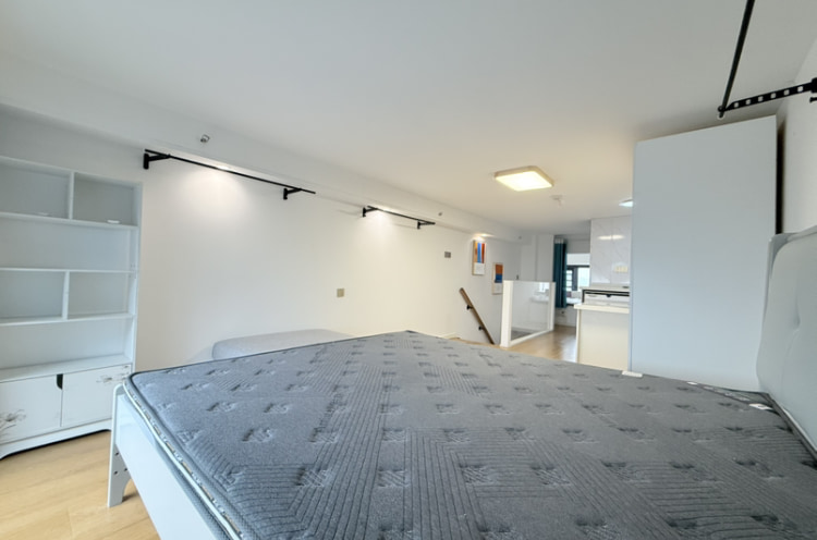 高配一室  多套房源 可押一付一  免费看房