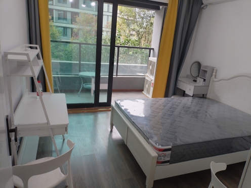 合租·德商石榴春和天骄 5居室 南卧