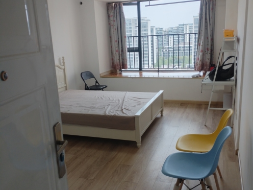 合租·美泉悦府 5居室 南卧