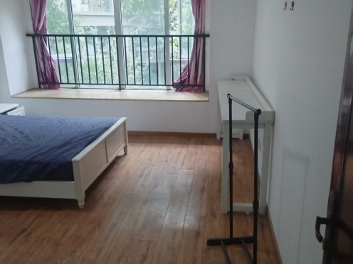 合租·新希望锦悦楠庭 5居室 南卧