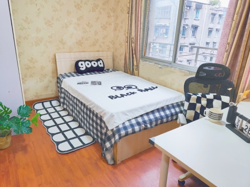 合租·忠孝巷3号 3居室 东卧