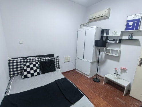 合租·军安卫士花园 5居室