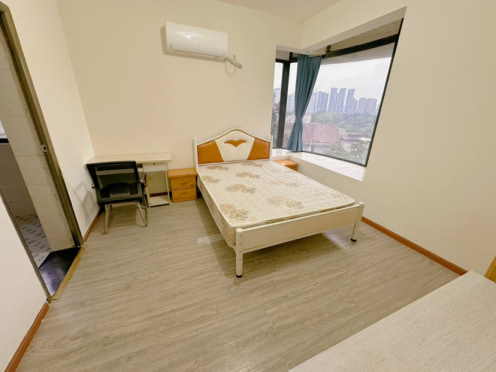 合租·每日汇城 5居室 东南卧