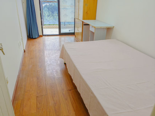 合租·每日汇城 5居室 东南卧