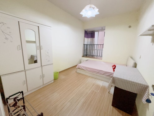 合租·祥和佳苑(高新) 4居室 南卧