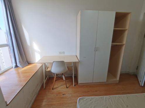 合租·泰华锦城 4居室 东/东南/南/西南卧