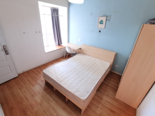 合租·泰华锦城 4居室 东/东南/南/西南卧