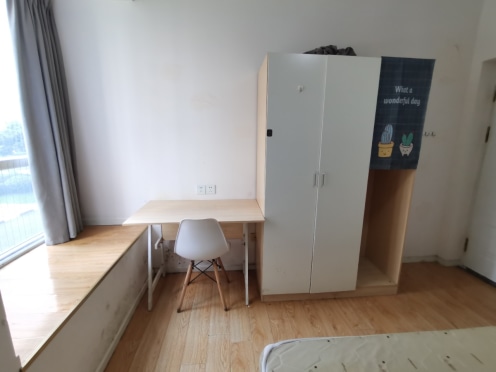 合租·泰华锦城 4居室 东/东南/南/西南卧