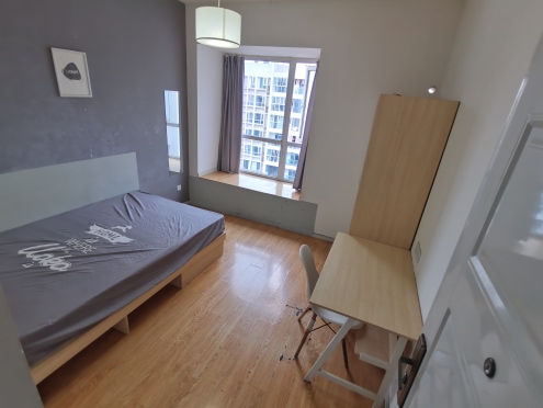 合租·泰华锦城 4居室 东/东南/南/西南卧