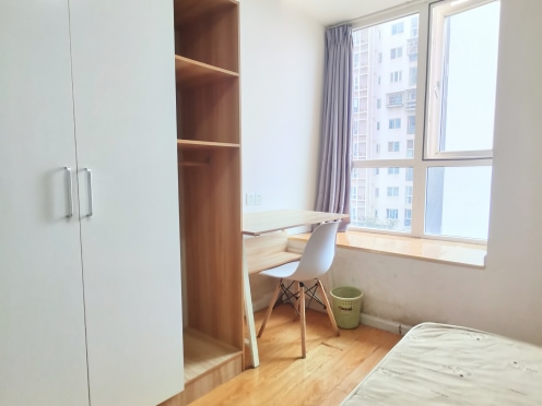 合租·泰华锦城 4居室 东/东南/南/西南卧