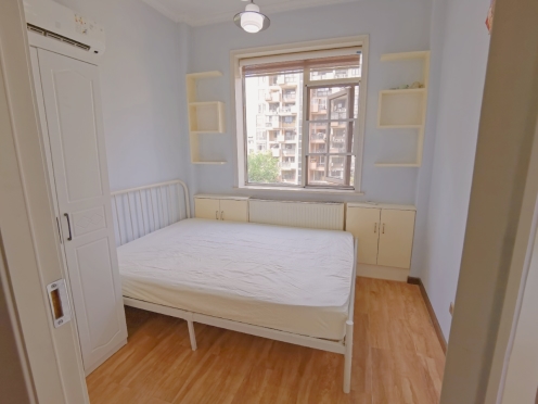 合租·长城坐标城 4居室 南卧