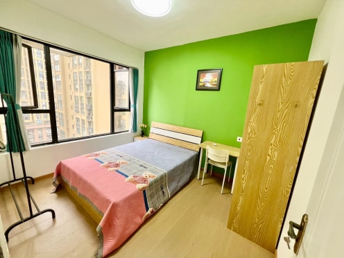 合租·荣盛香榭兰庭二期 4居室 东南卧