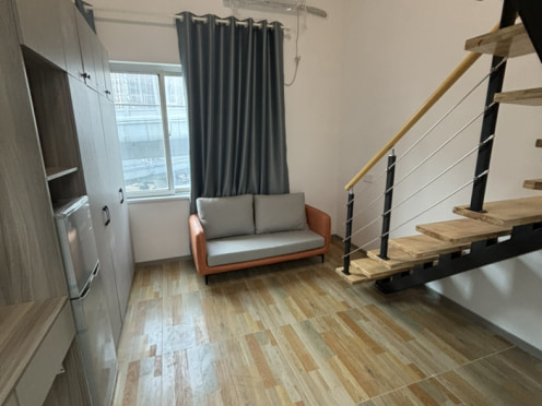 独栋·武汉鼎橙公寓 高新大道店 精装复式房，可做饭，楼下可停车 1室1厅