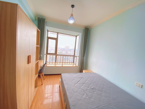 合租·华颐蓝天 3居室 东卧