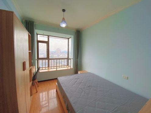 合租·华颐蓝天 3居室 东卧