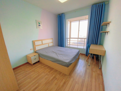 合租·白云大厦 3居室 南卧