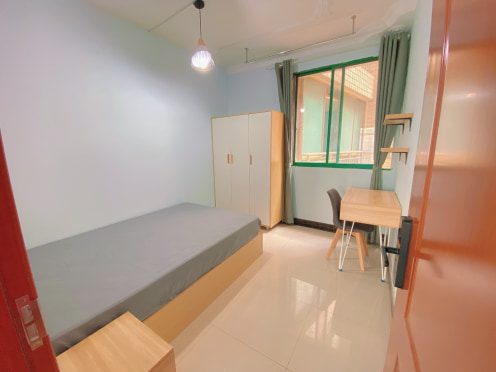 合租·东方广场 3居室 东卧