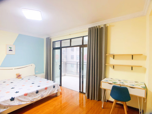 合租·华颐蓝天 3居室 南卧