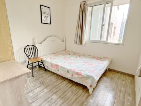 合租·黄金时代(高新区) 5居室 南卧