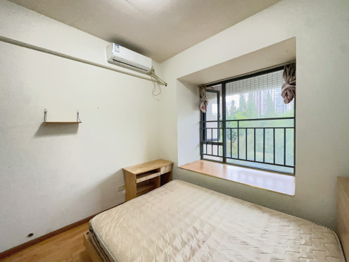 合租·万景峰一期 4居室 南卧