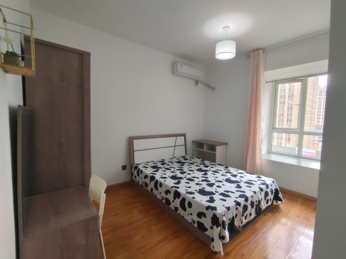 合租·明信仕林府 5居室 东卧