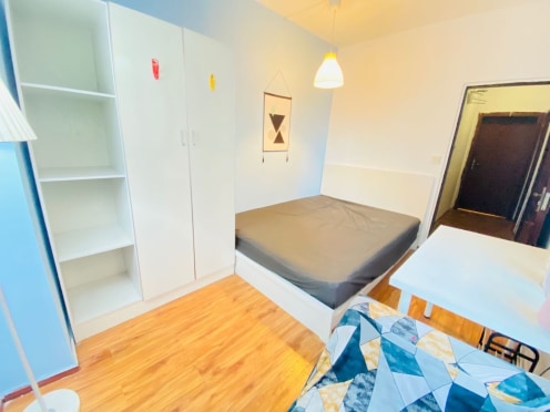 合租·蜀都花园 5居室 南卧