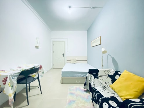 合租·金府花园 5居室 东卧