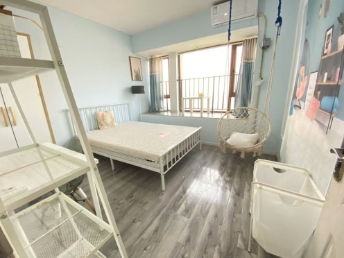 合租·蓝花楹 5居室 东北卧