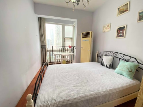 合租·世纪朝阳 5居室 西南卧