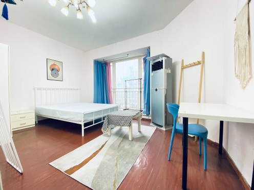 合租·建银大厦 5居室 北卧