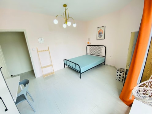 合租·建银大厦 5居室 东南卧